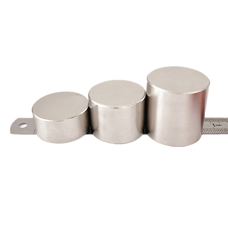 suuret harvinaisten maametallien magneetit