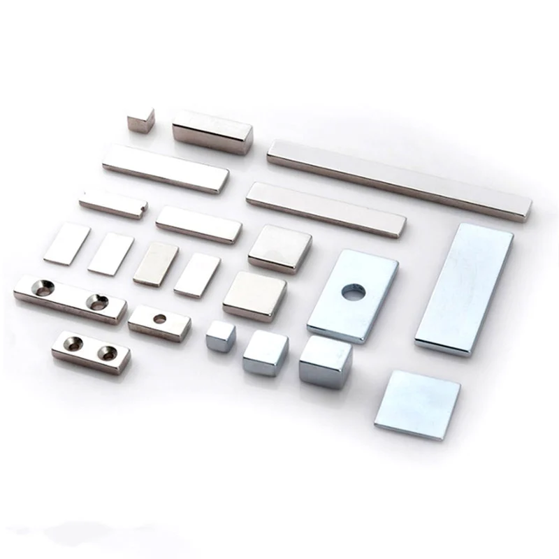 magneetti reiällä ruuveille