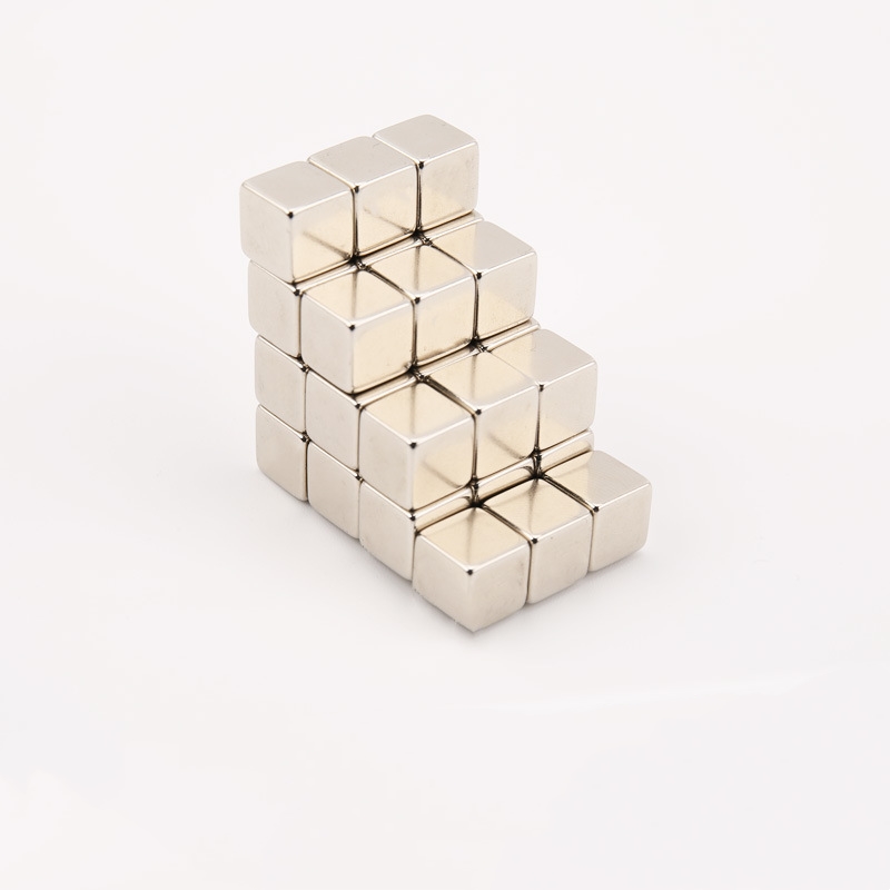 vahvoja harvinaisten maametallien magneetteja